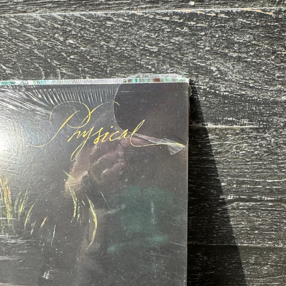 Olivia Newton John Physical 40th Anniversary Pink Vinyl + Poster | NEW - Sealed - Picture 3 of 3